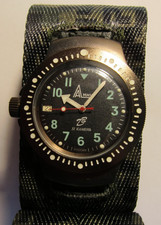 Montre couronne à gauche