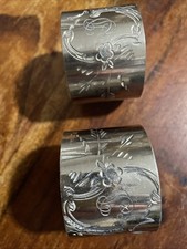 2 RONDS DE SERVIETTE ANCIEN ROND METAL ARGENTE