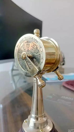 Ancien télégraphe vintage - , en
