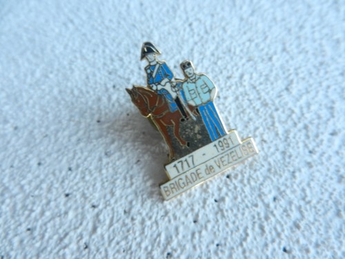 Insigne pin gendarmerie 1717 - pin's,