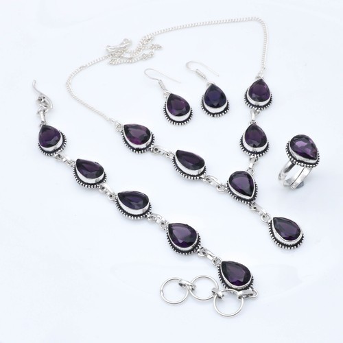 Ensemble bijoux faits - faits, main