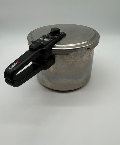 Cocotte minute cuiseur - cuiseur, vapeur