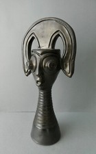 Vase sculpture anthropomorphe