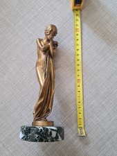 statue en bronze signée