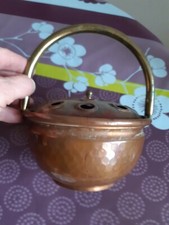 Pot en en cuivre pique fleurs ou Encens