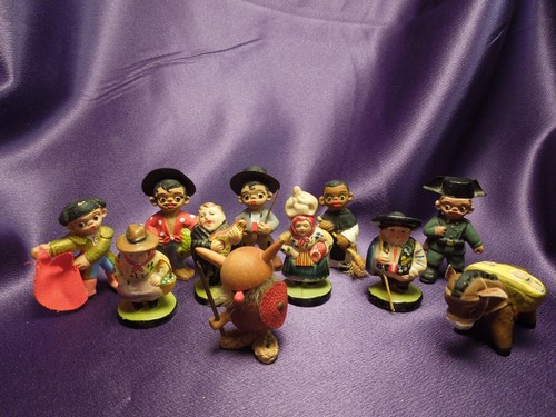 Box miniatures some - of, clay