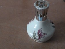 LAMPE BERGER .PORCELAINE DE PARIS DECORS FLEURS