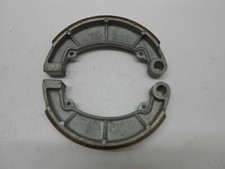 PAIRE DE CHAUSSURES ARRIERE