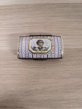 Boite/pilulier en porcelaine peinte à la main