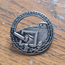 Insigne Béret de la Ligne MAGINOT "On ne passe pas"  Mourgeon     ))44