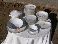 Ancien service vaisselle en