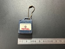 Porte-clés bidon Total avec ruban mètre-Ref 13