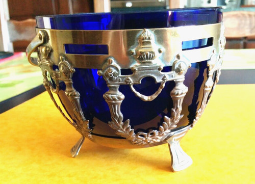 Ancienne corbeille table - de,