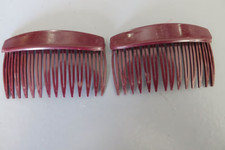 Anciens  2 peignes à cheveux prune