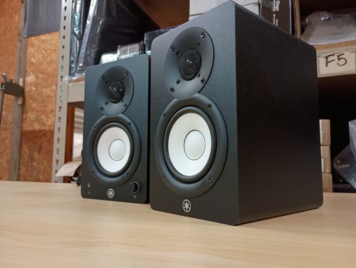 Yamaha hs4 black powered - yamaha,