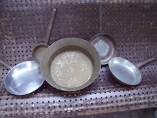 anciennes casseroles en cuivre