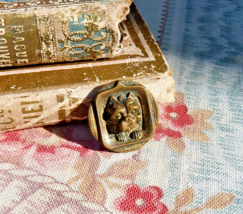 Ancien bouton décor - décor, fox