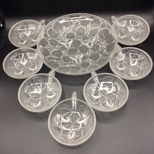 Service à glace en verre moulé pressé à décor de noisettes signé Arrers Art Déco