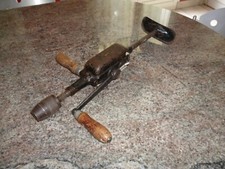 ANCIENNE PERCEUSE A MAIN /