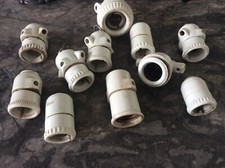 Lot de 11  Douilles Anciennes en Porcelaine