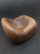 Cendrier vintage sculpté à la main en bois massif – signé A. Saston – Artisanat 