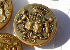 RARE BOUTON UNIFORME MILITAIRE ARMOIRIE COMTE - COURONNE LION BLASON XIXe D:22mm