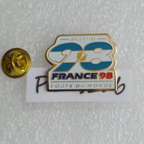 Pin football coupe - pin's-football--coupe, du