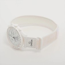 Omega x Swatch Snoopy