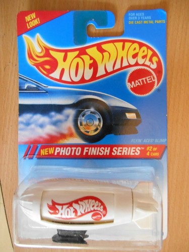 Hot wheels flyin aces - flyin', blimp
