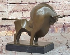 Statue taureau bronze - en,
