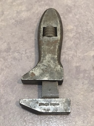 Outil ancien petite - outil, clé