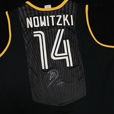 Autographe Signé Nike Dirk Nowitzki Dallas NBA Maillot De Basketball Allemagne