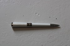 Liberté Laque blanche stylo