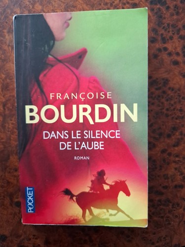 Livre dans silence de - livre,