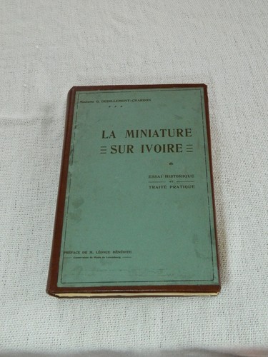 Miniature sur ivoire par - la,