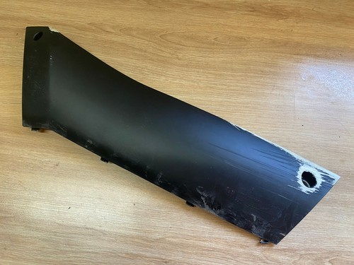 Cache plastique carenage - un,