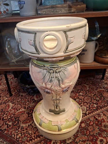 Art nouveau pompe - art,