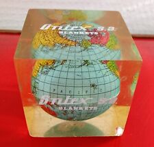 Presse-papiers publicitaire inclusion résine Globe terrestre DLG Giraudon C38