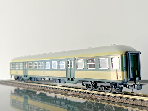 Voiture voyageur - voiture,