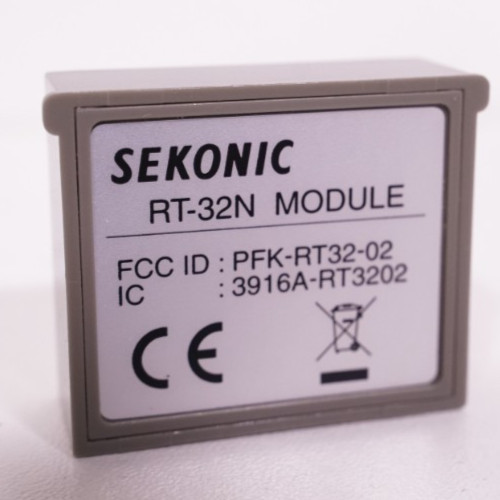 One sekonic pocket wizard - wizard, rt