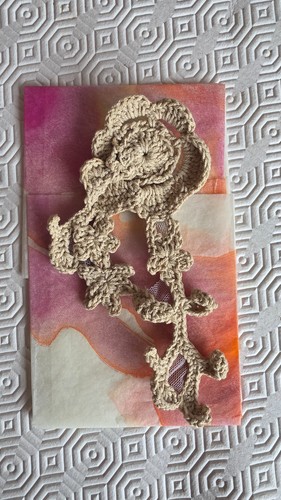 Broche forme de chez - l,