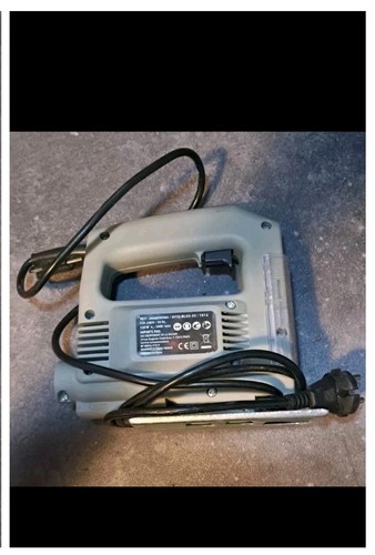 Scie sauteuse filaire - sauteuse,