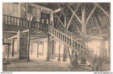 AWF-P6-0478-56 - AURAY - Interieur de la vieille halle - L'escalier