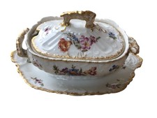Saucière en porcelaine de Limoges à décors de fleurs