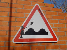 Banksy ( d' Après ) " Girl with Balloon "  Panneau Routier Peint , Graffiti Art