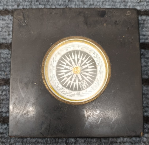 Ancienne boussole inclusion - boussole,