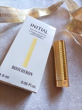 BOUCHERON  - Vaporisateur de sac "Initiale " introduit dans étui doré