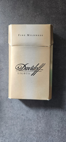 Paquet cigarette vide - vide,