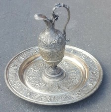 Aiguière et son bassin en