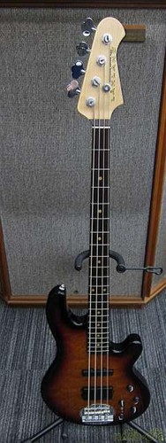 Guitare basse électrique